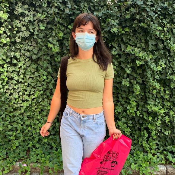 Meet your Posher, Emily - Picture 2 of 3